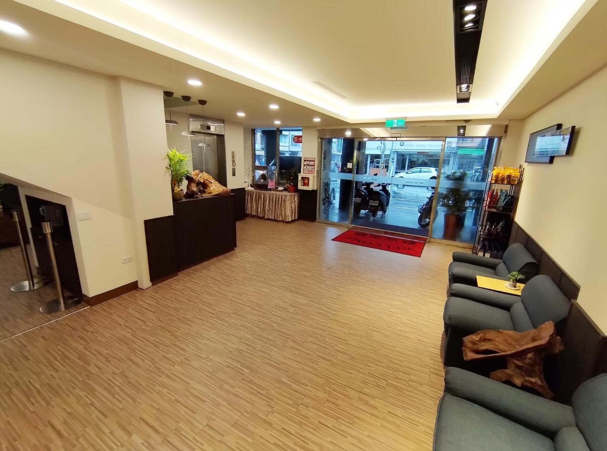 富裕商旅 Rich-Hotel Taitung Luaran gambar